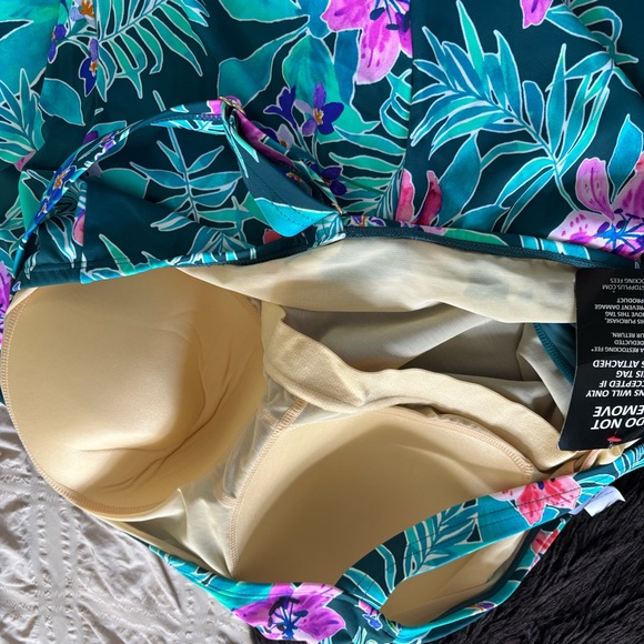 Floral one piece swimsuit size 22 - Picture 4 of 9